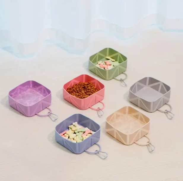 Πτυσσόμενο Τετράγωνο Μπολ Σιλικόνης με Καραμπίνερ